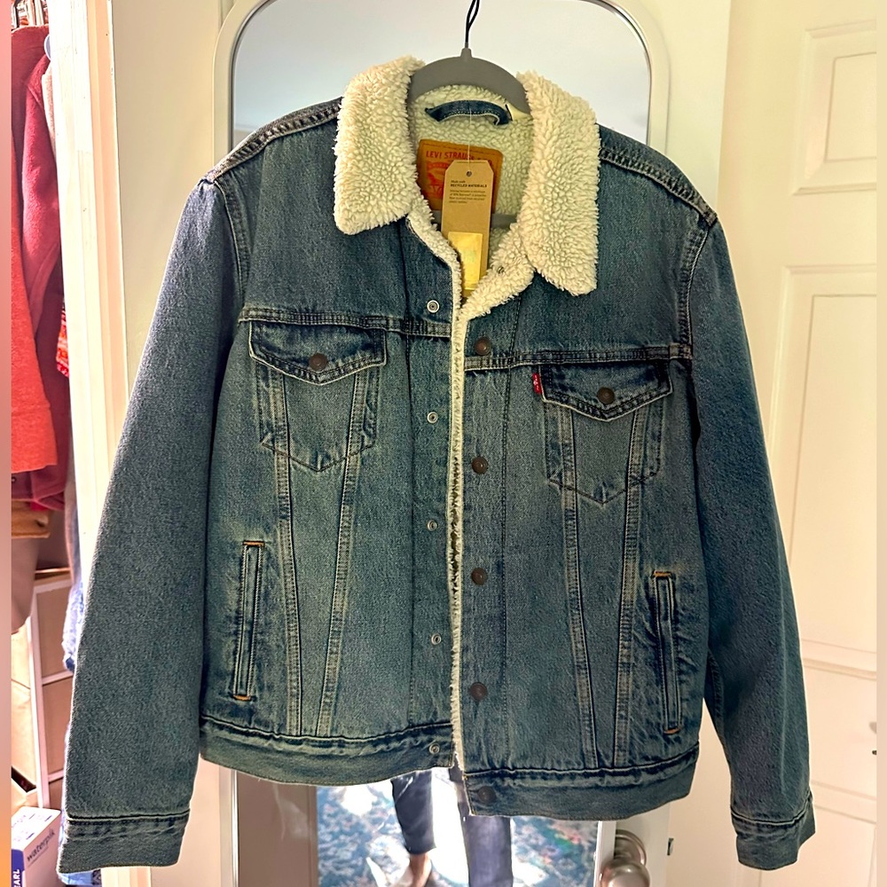 Levi's Men's Classic Blue Denim Jacket with Cream Sherpa Lining